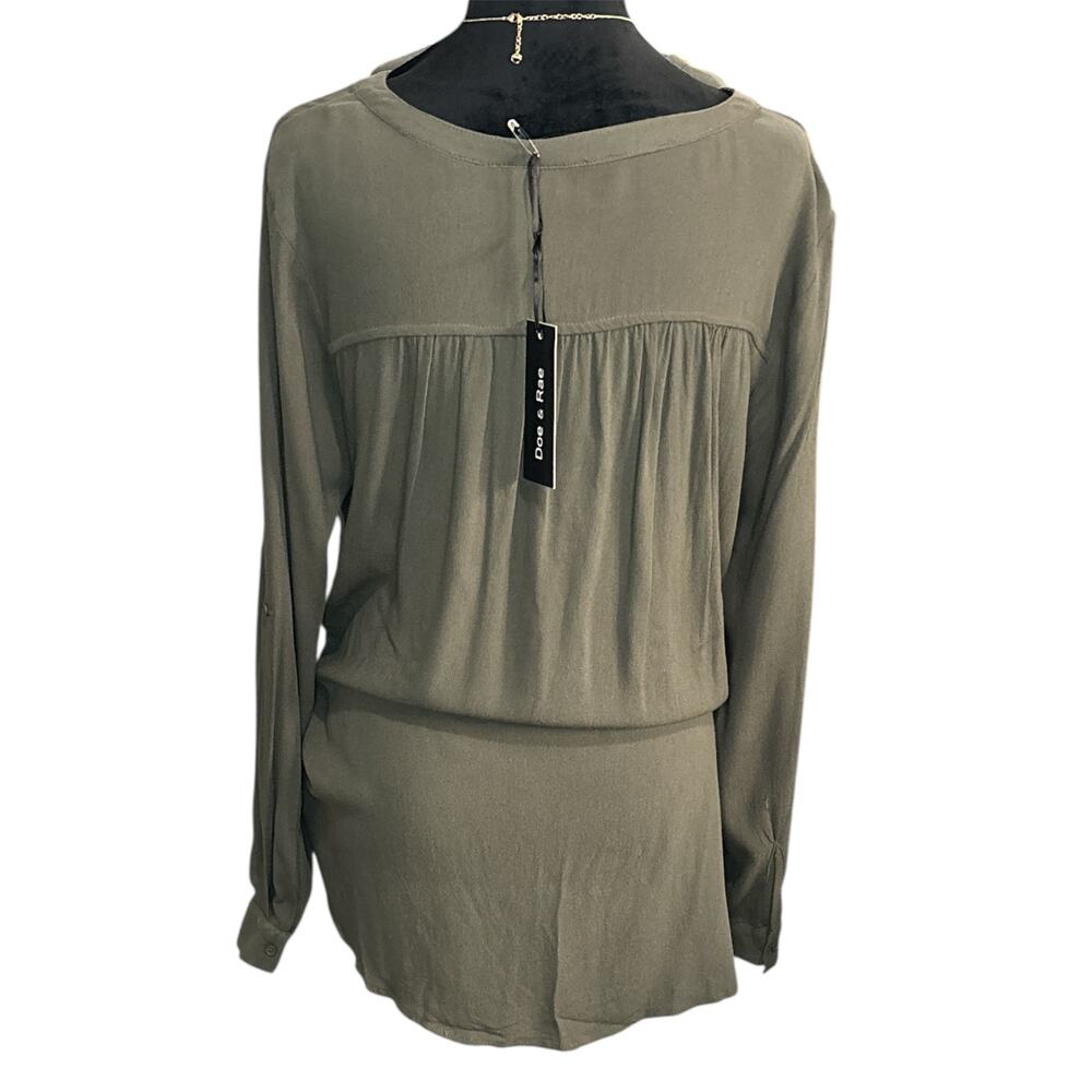 Doe & Rae Green V-Neck Utility Blouse – NWT, Size M - Picture 2 of 4